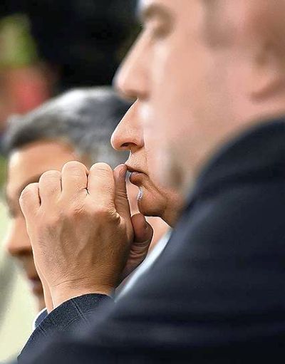 Президент «Роснефти» Игорь Сечин (в центре) и глава ОСК Алексей Рахманов (справа) не смогли сделать из «Звезды» суперверфь. Фото: Коммерсантъ / Дмитрий Азаров