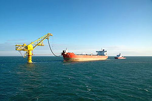 Загрузка танкера состоялась с помощью выносного одноточечного нефтеналивного причала «Сокол»