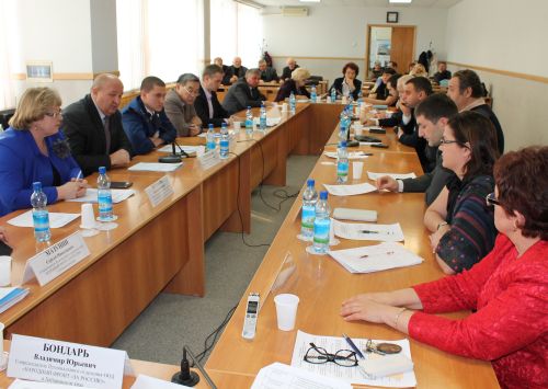 На дискуссионной площадке, которую в минувшую субботу организовало региональное отделение Общероссийского народного фронта (ОНФ)