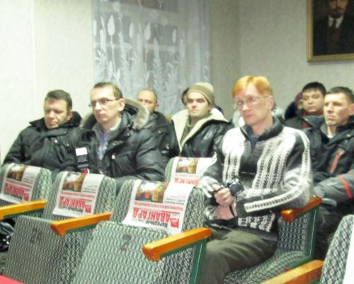 Участники пресс-конференции - работники КнААЗа