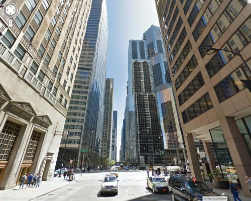 В годы лихолетья, здание Дальневосточного литературного музея в Хабаровске стало разменной монетой, его сдавали в аренду американцам на 99 лет, но той компании - Хабаровского представительства «Глобал-Виллидж Трейдинг компани» (Global Village Trading Company) - уже и след простыл (предприятие исключено из Единого государственного реестра Росстата на 01.09.2011 г.), а акционеры находятся в США, в г. Чикаго, округа Кук штата Иллинойс, 60606-6404 (на фото штаб-квартира справа на ул. Мэдисон-стрит)