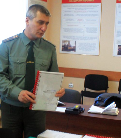 Бывший майор внутренних войск МВД Игорь Матвеев уверен, что уголовное преследование в отношении него было начато после его заявления на всю страну, что «солдат в воинской части внутренних войск МВД РФ во Владивостоке кормят собачьим кормом»