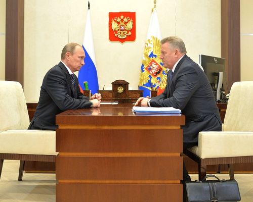 Президент России Владимир Путин и губернатор Хабаровского края Вячеслав Шпорт