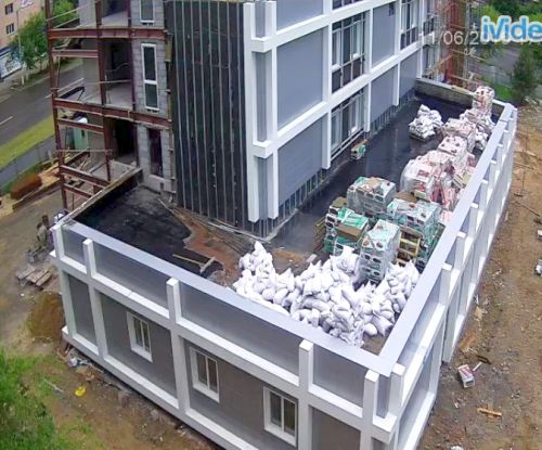 Переезжают? Стоп-кадр с онлайн-трансляции стройки бизнес-инкубатора