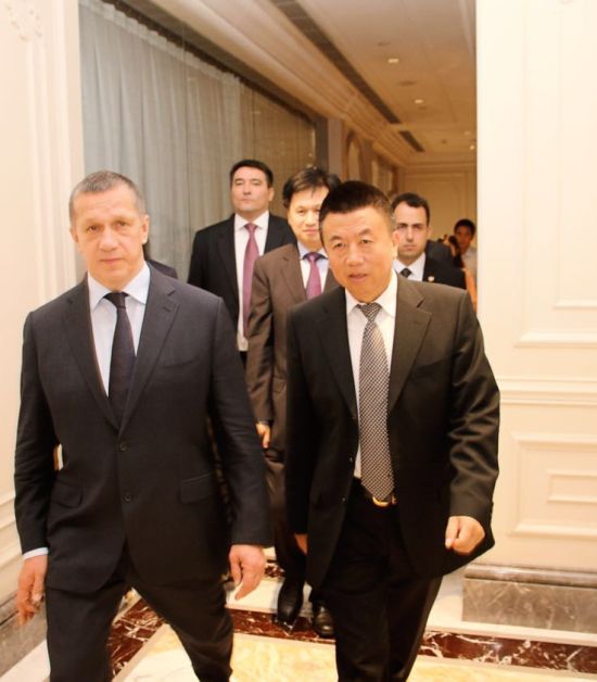 Полпред в ДФО Юрий Трутнев в китайском энергетическом холдинге «Hanergy»./China Overseas Development Association, origin from China Industirial Overseas Development and Planning Association