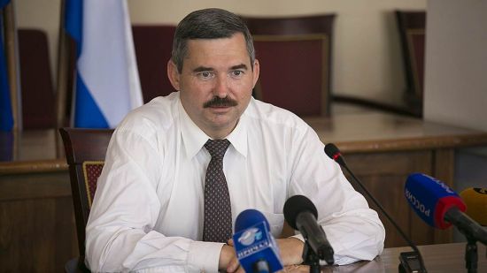 Господин Зайцев — уже четвертый сити-менеджер столицы Камчатки, досрочно покидающий пост за последние пять лет. Фото Василия Гуменюка, Коммерсантъ