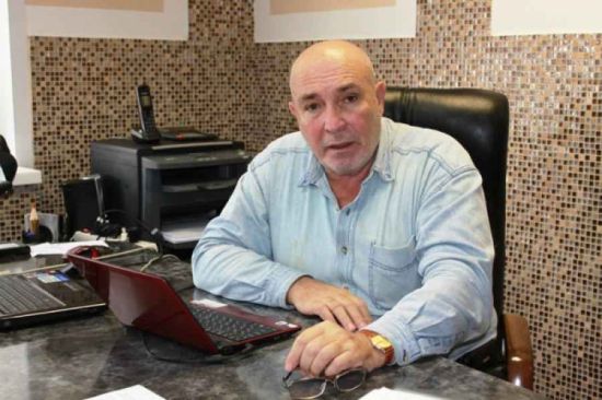 Леонид Левин: "«Свои» — это когда рука дающая может требовать выполнение любого ее задания. Чаще всего это требование преобразуется в элементарную пропаганду. В нетерпимость, в охаивание тех, кто вызывает раздражение." Фото автора 