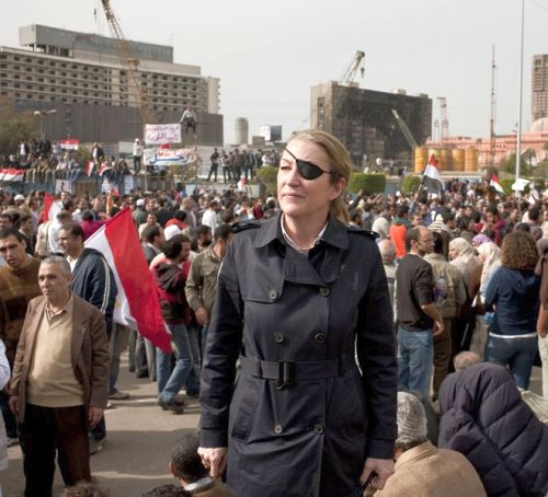 Американская журналистка Мэри Колвин (1957-2012) - чем не символ фронтовой журналистики? Журналистка «Санди таймс» потеряла зрение на Шри-ланке в 2001 году. Фото «Ассошиэйтед Пресс».