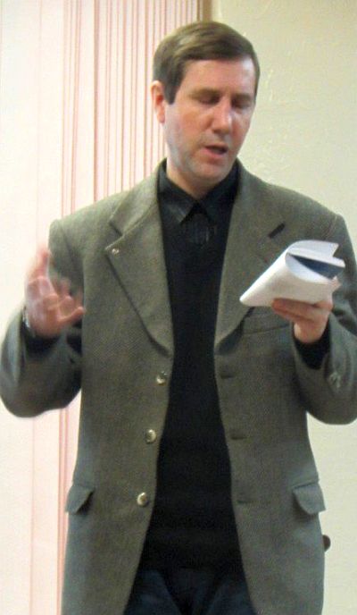 Вадим Воеводин читает стихи