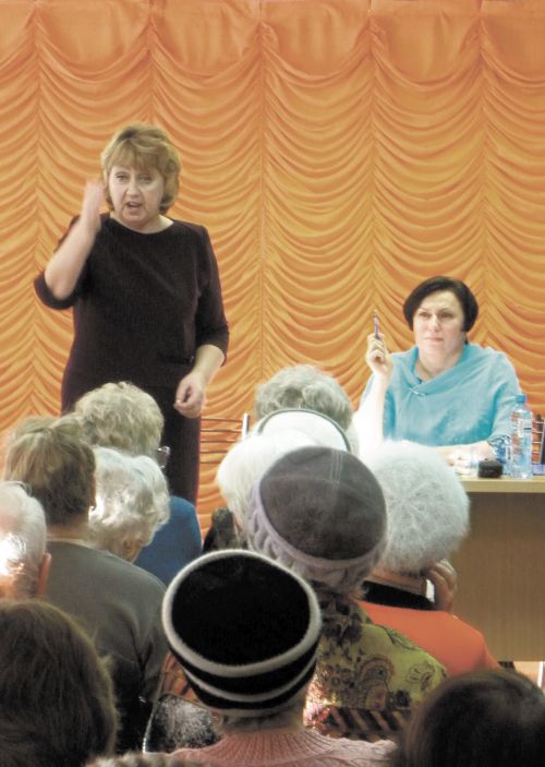 Депутат-единоросс Законодательного Собрания ЕАО, председатель комитета по социальной политике и вопросам здравоохранения ЕАО Вера Тарасенко почему-то решила, что должна защищать интересы чиновников, а не жителей Биробиджана...