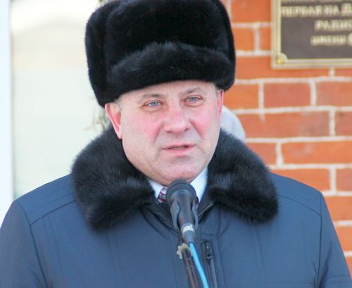 Заместитель мэра Хабаровска Сергей Кравчук об оставшихся жителях Большого Уссурийского острова: «Те люди, кто хочет что-то урвать у государства, они пытаются это сделать уже четвертый год подряд. Урвать у государства! Давайте этих людей и будем называть - рвачами...».