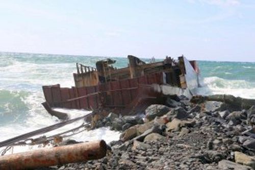 Остатки танкера «Надежда». 13 апреля 2017 г.