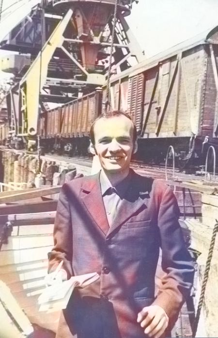 На пороге журналистской юности. Володя Иванов - репортер. 27.05.1974 г. Фото В. Карпышева