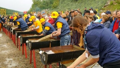 Соревнования по промывке россыпного золота «Старательский фарт»