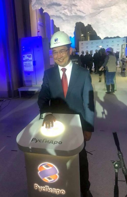 Мэр Якутска Айсен Николаев запускает станцию