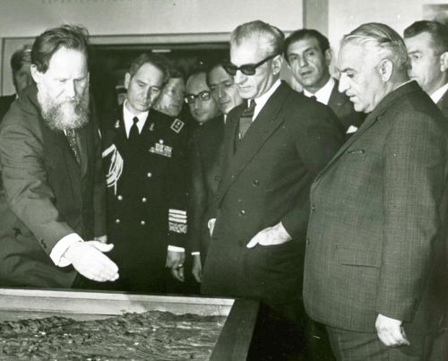 Шах Ирана в Хабаровском музее. 1968 г.