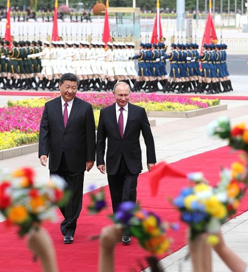 Церемония официальной встречи президента России Владимира Путина с председателем КНР Си Цзиньпином.
