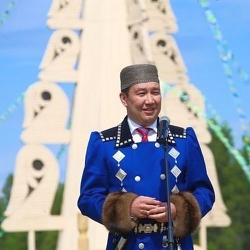 Праздник посетил врио главы республики Айсен Николаев.