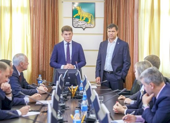 Олег Кожемяко на фоне странных заявлений мэра Владивостока об отставке в первую очередь сосредоточился на стабильности региона