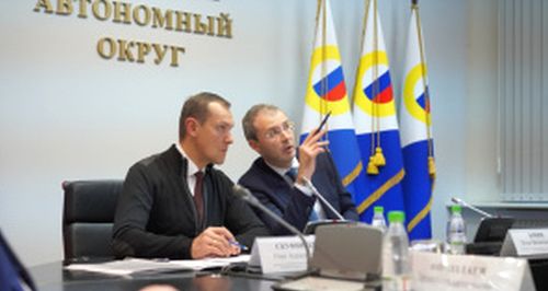 Роман Копин и заместитель полпреда в ДФО Олег Скуфинский обсудили планы социально-экономического развития региона на совещании с правительством Чукотки