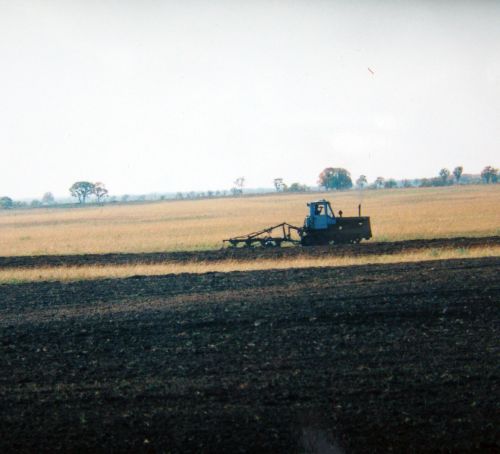 Поднятие зяби. Фото Сергея Балбашова