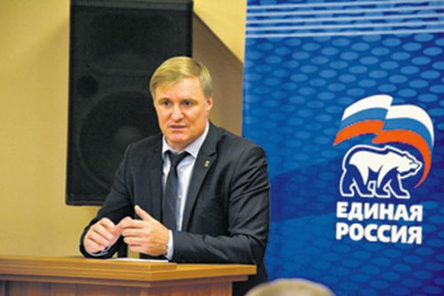 Спикер хабаровской Законодательной думы единоросс Сергей Луговской потерял доверие коллег по партии. Фото с сайта www.khabarovsk.er.ru