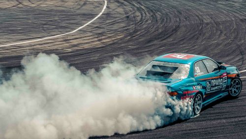 За штурвалом пилот Вадим Сыромятнов. Фото Максима Самохина