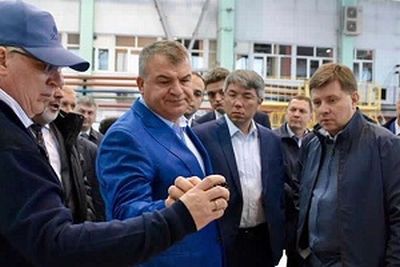 Индустриальный директор авиационного кластера Госкорпорации Ростех Анатолий Сердюков обсудил эффективность модернизациии улан-удэнского авиазавода