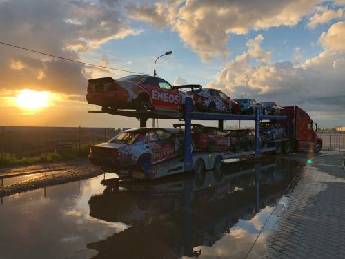 Автомобили участников вечером в четверг прибыли в Хабаровск. Фото автора