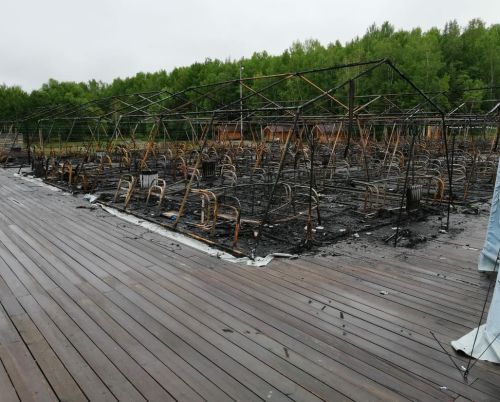 Из 26 палаток сгорело 20. Фото ГУ МЧС