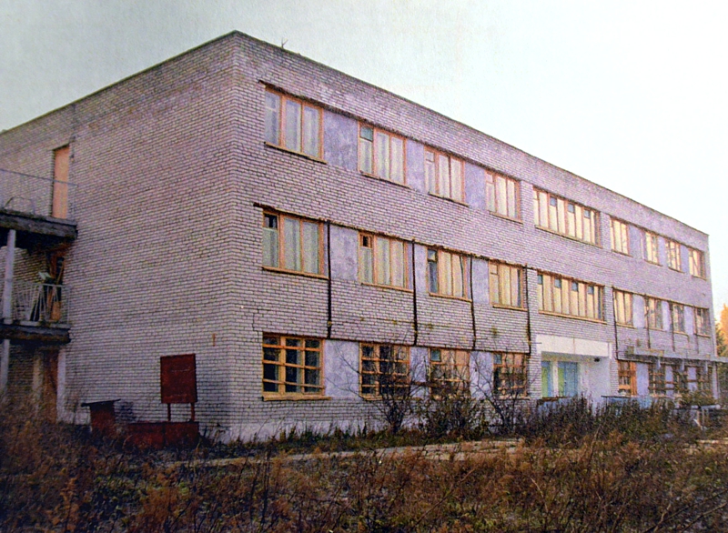 На фото: пустующий лагерь «Дельфин» Амурского судостроительного завода