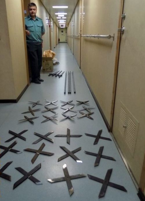 Целый арсенал холодного оружия