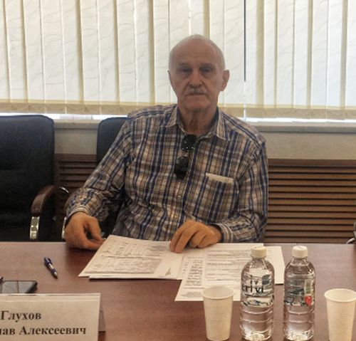 Станислав Глухов