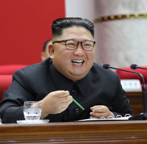 Председатель ТПК товарищ Ким Чен Ын на 5-м пленуме ЦК ТПК 7-го созыва. Фото ЦТАК