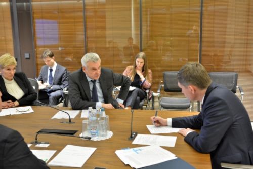 Губернатор Сергей Носов и Министр экономического развития РФ Максим Решетников провели рабочую встречу