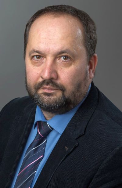 Иван Благодырь,  экс-зампред Сибирского отделения РАН, занимал пост заместителя министра РФ по развитию Дальнего Востока, исполнял обязанности министра инвестиций и внешних связей Сахалинской области, первого вице-премьера правительства Еврейской автономной области, много лет работал в структурах РАО «ЕЭС России».