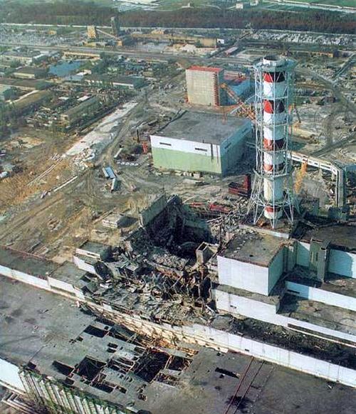 Чернобыльская АЭС после взрыва