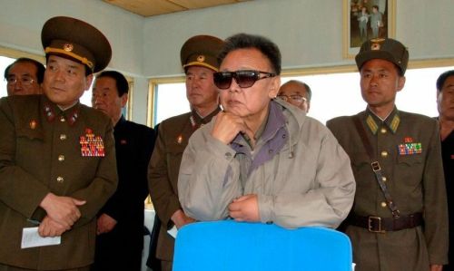Ким Чен Ир во время посещения войсковых подразделений КНА. Фото ЦТАК