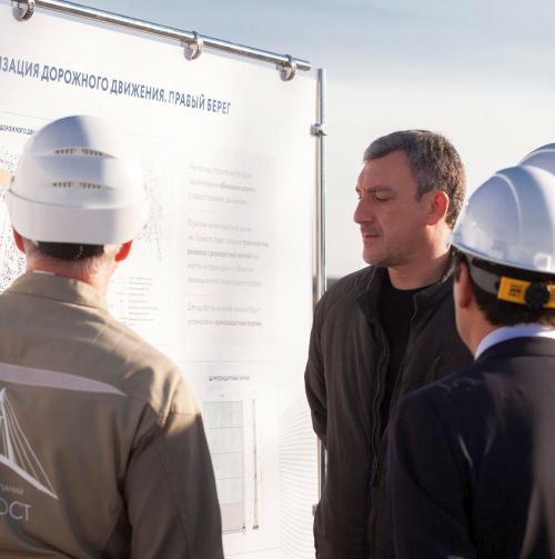Василий Орлов оценил ход возведения моста на правом берегу Зеи
