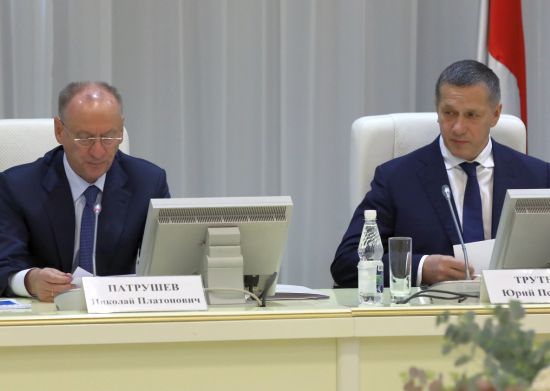Во Владивостоке Юрий Трутнев и Николай Патрушев провели выездное совещание секретаря Совета Безопасности РФ