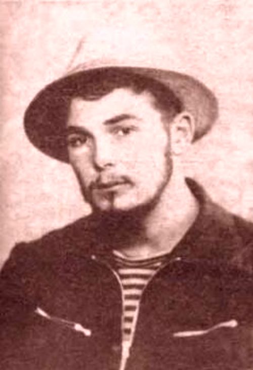 Студент Восточного факультета Ленинградского госуниверситета Юрий Мочанов во время экспедиции в Памир, 1956 год