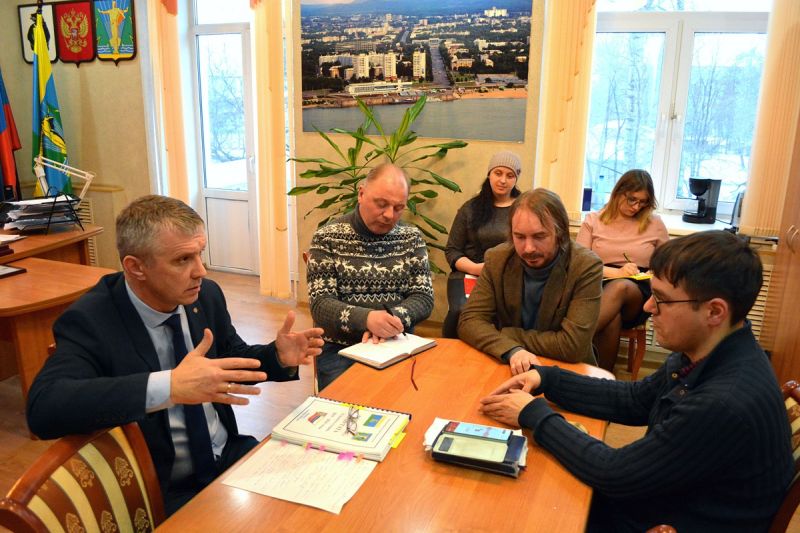 Владимир Гинзбург предводитель городских депутатов.