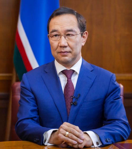 Айсен Николаев