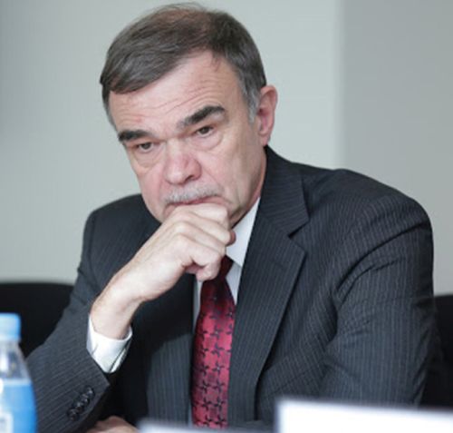 Академик Виктор Ларин