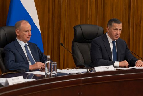 В Хабаровске Юрий Трутнев и Николай Патрушев провели выездное совещание Секретаря Совета Безопасности РФ