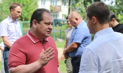 В ходе рабочей поездки по Смидовичскому району глава региона Ростислав Гольдштейн посетил ряд объектов социальной сферы