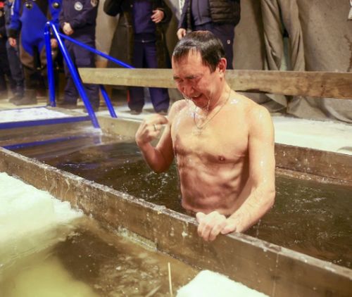 Айсен Николаев