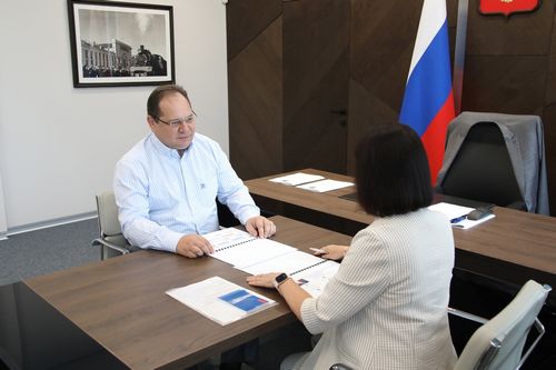 Губернатор ЕАО Ростислав Гольдштейн провёл рабочую встречу с управляющим отделением Социального фонда России по Хабаровскому краю и ЕАО Ириной Звержеевой