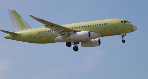 Опытный образец российского ближнемагистрального самолета SJ-100