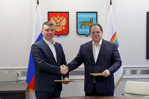 Губернатор ЕАО Ростислав Гольдштейн и управляющий Биробиджанским отделением Дальневосточного Сбербанка Артем Янаров